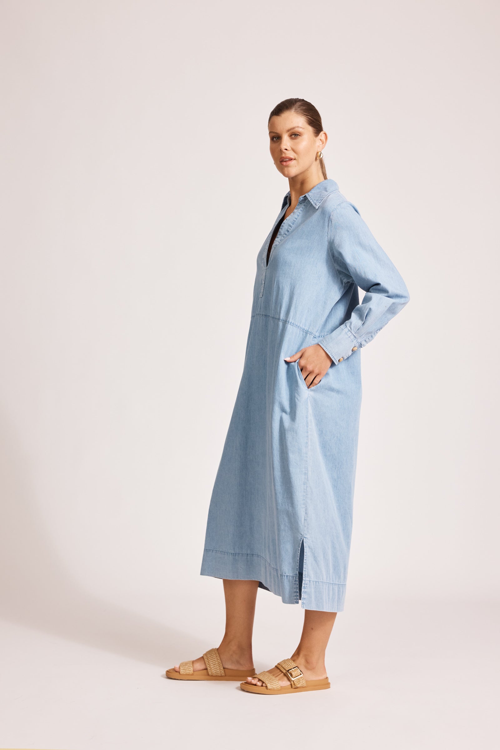 Eb&Ive Melenia Denim collared shirt dress long sleeve V neck with collar relaxed market dress shirt maker cotton summer midi dress vintage light blue wash
