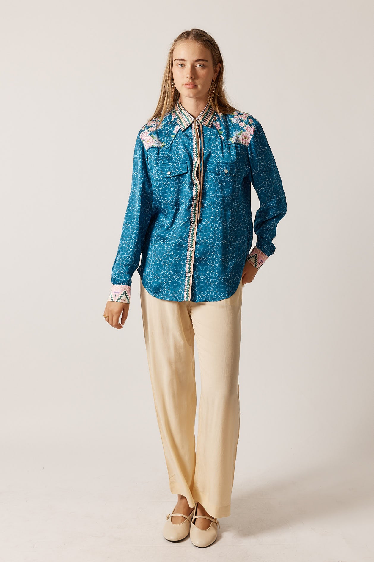 RubyYaya Daisy Vintage & retro all over print statement bold cowgirl print soft button up Shirt women’s fashion collared country blouse blue with bright colour florals