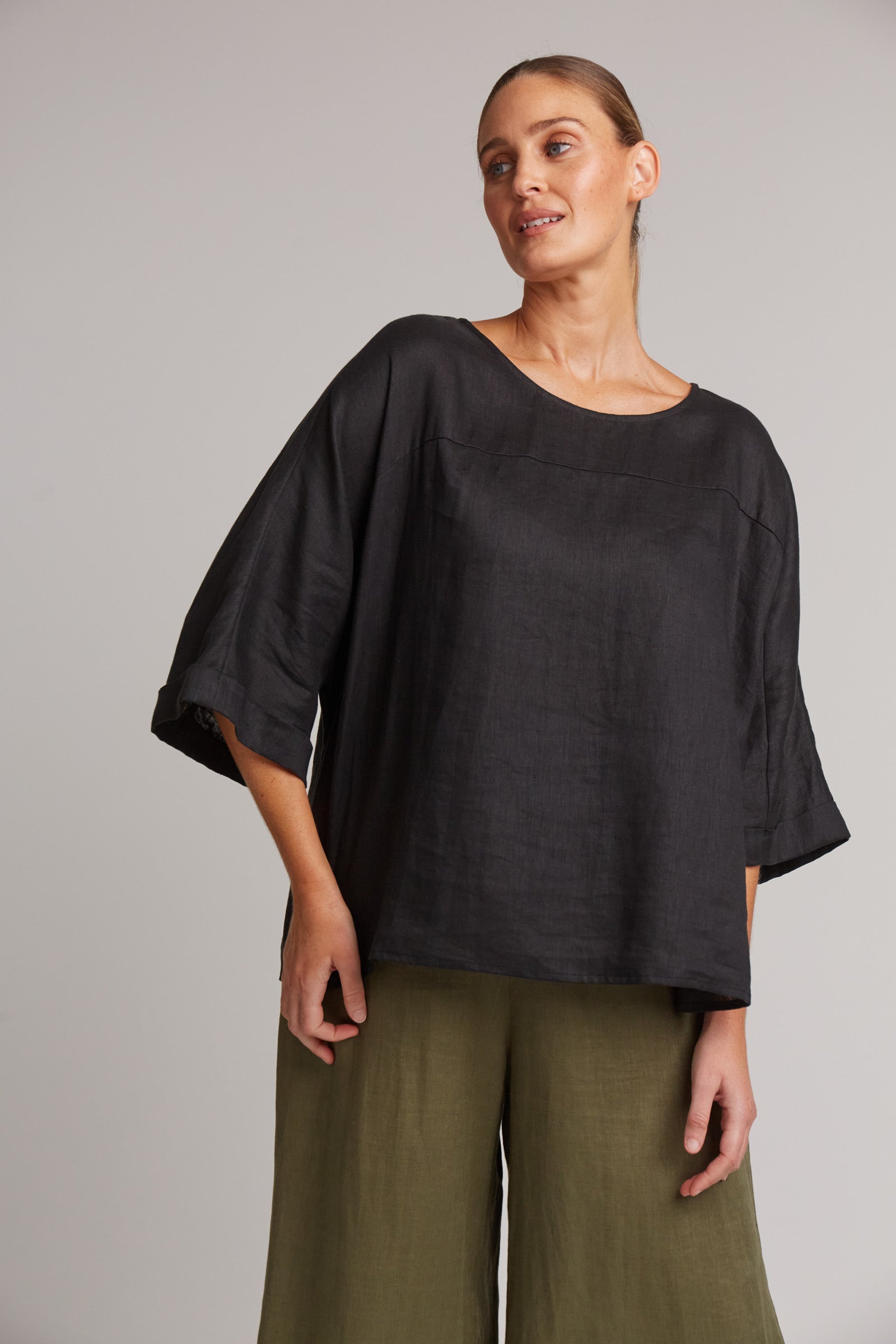Eb&Ive Studio Linen Relaxed Top Long Sleeve Black