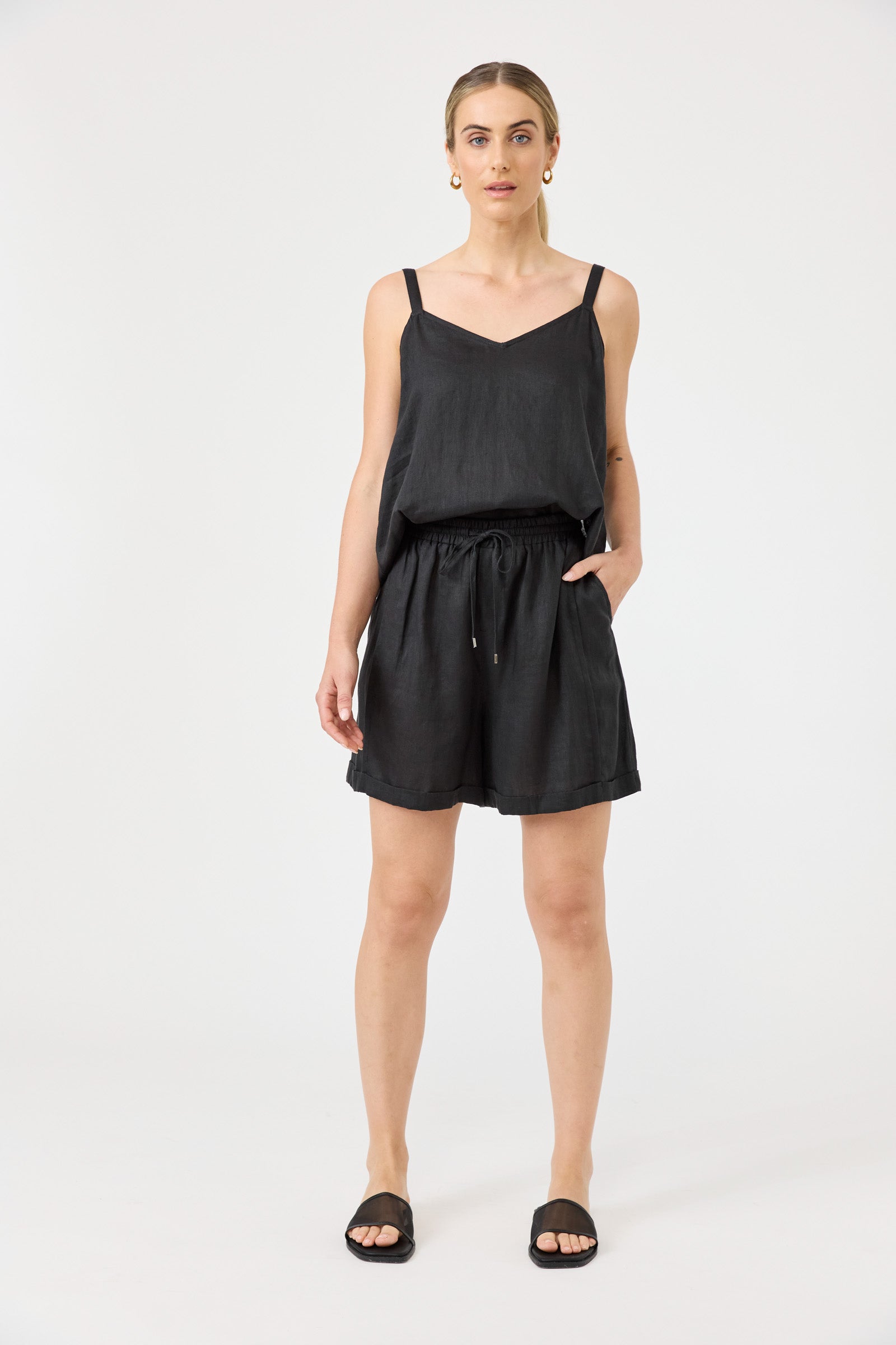 Studio Linen Short - Black