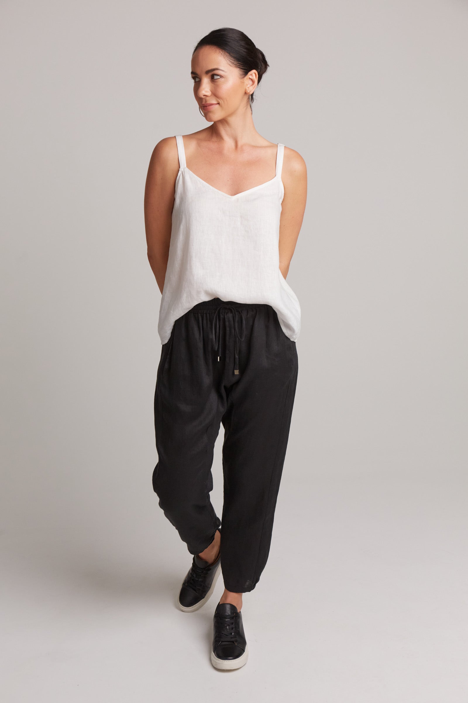 Eb&Ive Studio Linen Relaxed Pant Jogger Weekend Pant Travel Pant Black