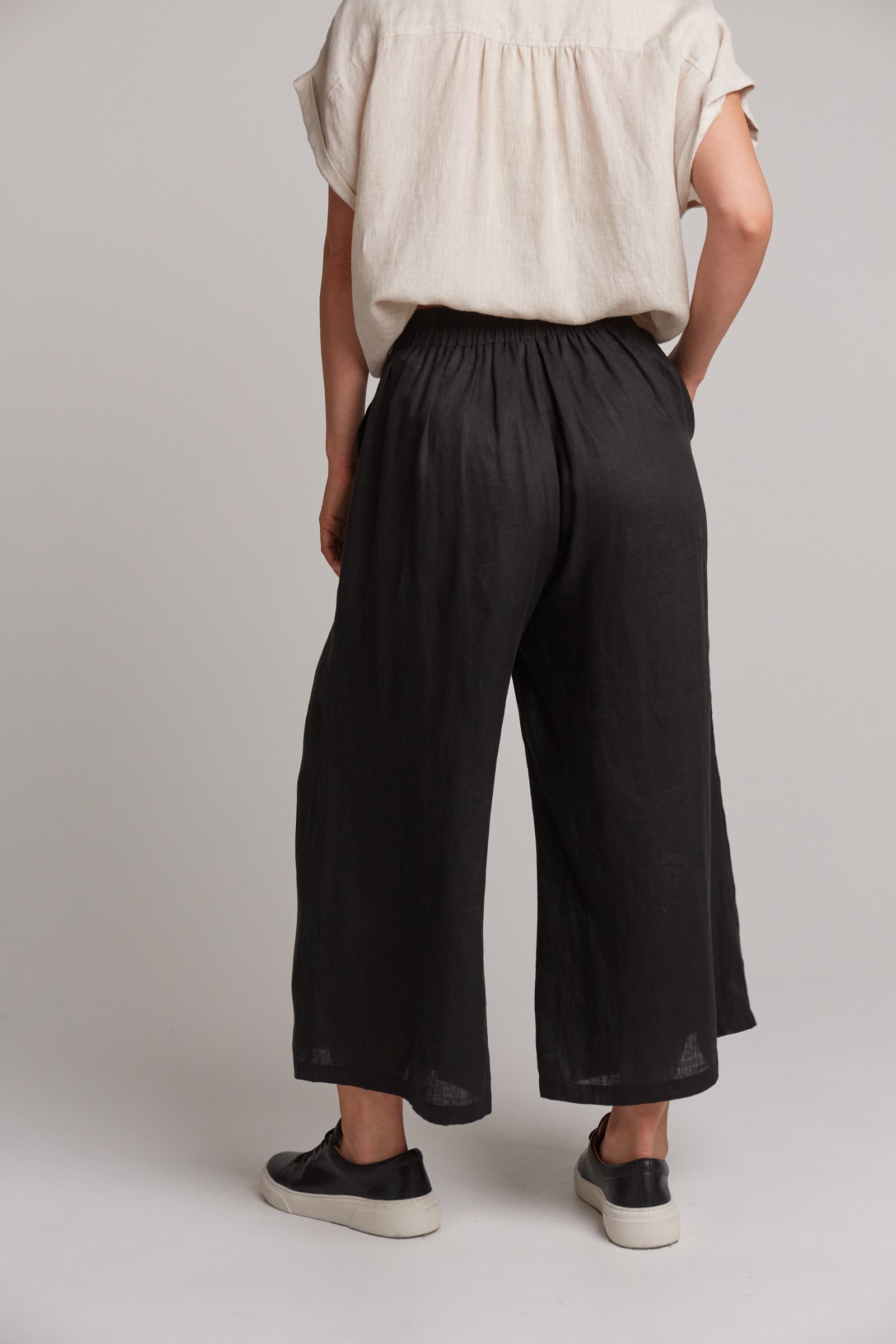 Eb&Ive Studio Linen Crop Wide Leg Pant Black Work Pant