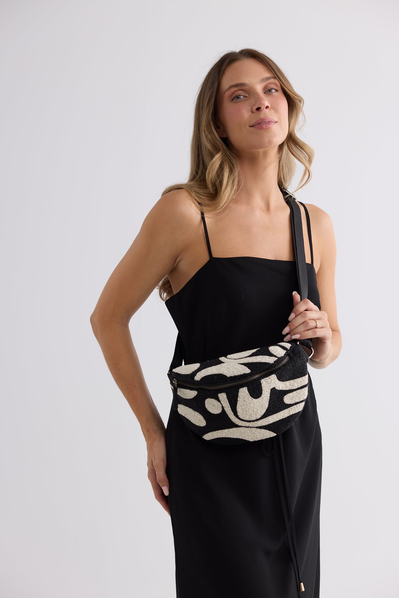 Waves bumbag - black / white
