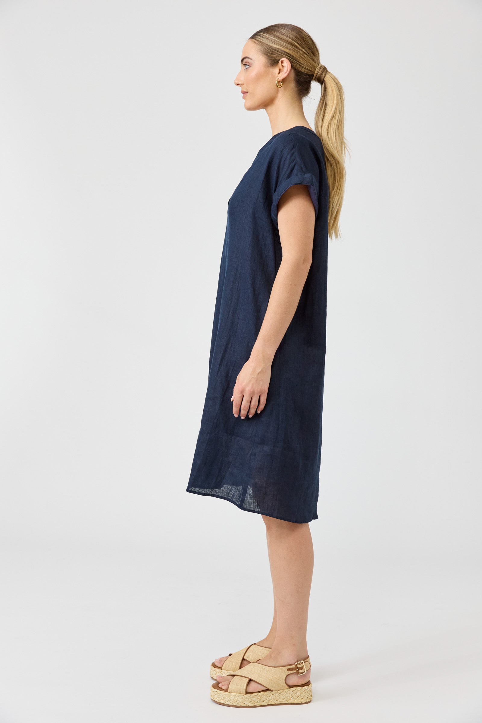 Eb&Ive Studio Linen Midi Dress with pockets navy blue Work wear Dress Eb & Ive short sleeve V neck travel Natural crisp shift Holiday travel dress