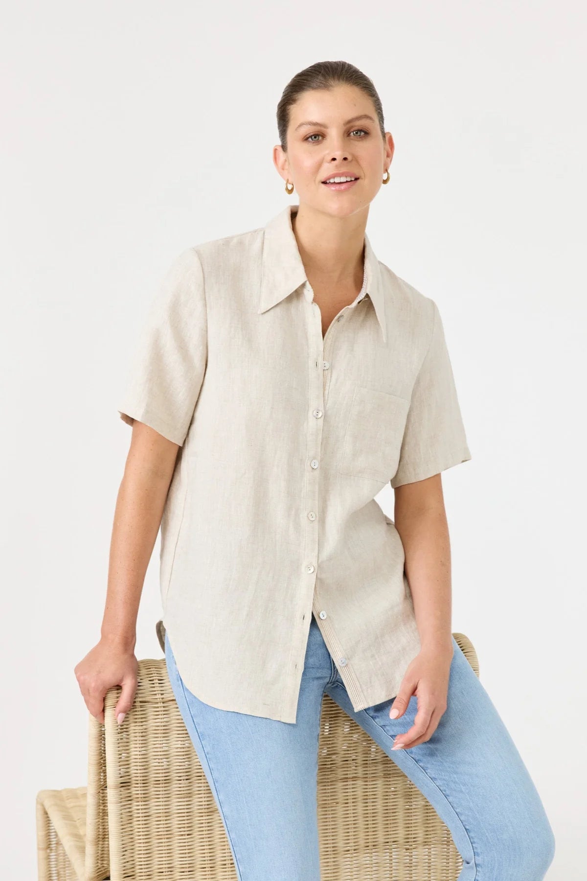 Eb and Ive studio linen short shirt dune 100% pure linen workwear easy smart classic short sleeve button up front curved hem natural neutral light colour