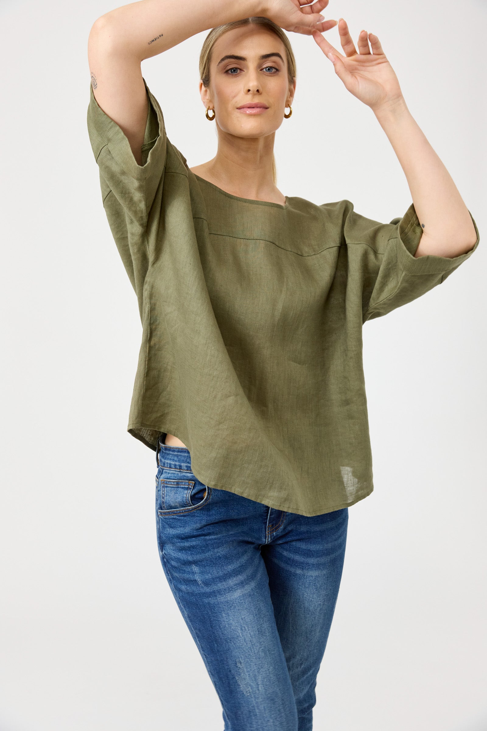 Eb&Ive Studio linen relaxed Khaki top three-quarter length sleeve relaxed fit evening work wear Khaki Linen Blouse long sleeve Oversized Black Linen Top