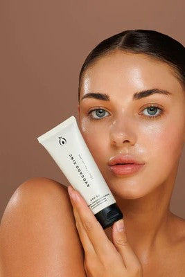 Avocado Zinc Tinted Moisturiser SPF50 All natural sun screen zinc Australian made skincare Nourish light  Medium