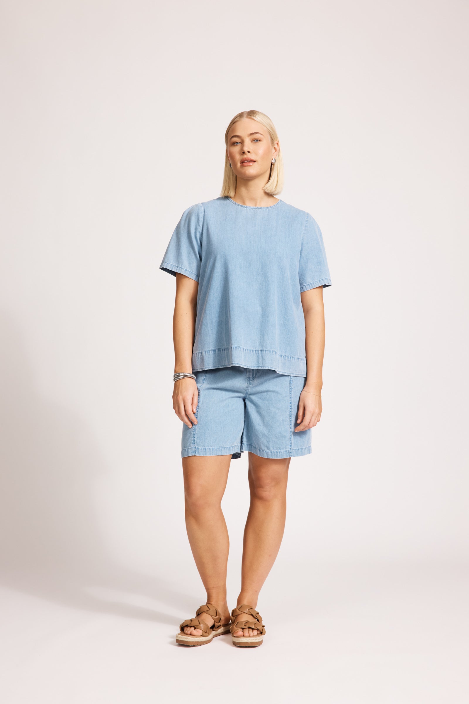 Eb&Ive Melenia Denim top short sleeve crew neck relaxed casual blouse cotton summer vintage light blue wash 