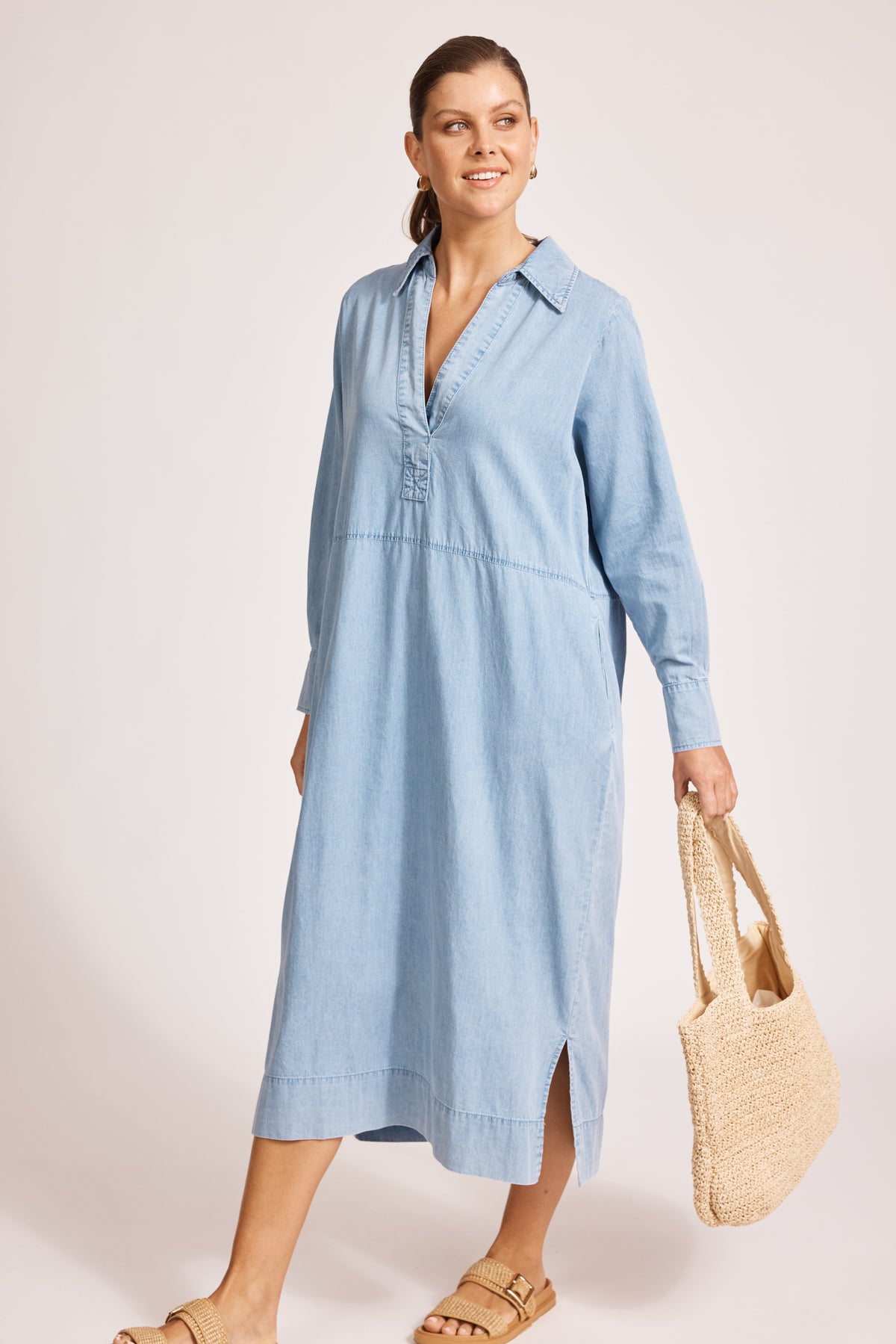 Eb&amp;Ive Melenia Denim collared shirt dress long sleeve V neck with collar relaxed market dress shirt maker cotton summer midi dress vintage light blue wash 