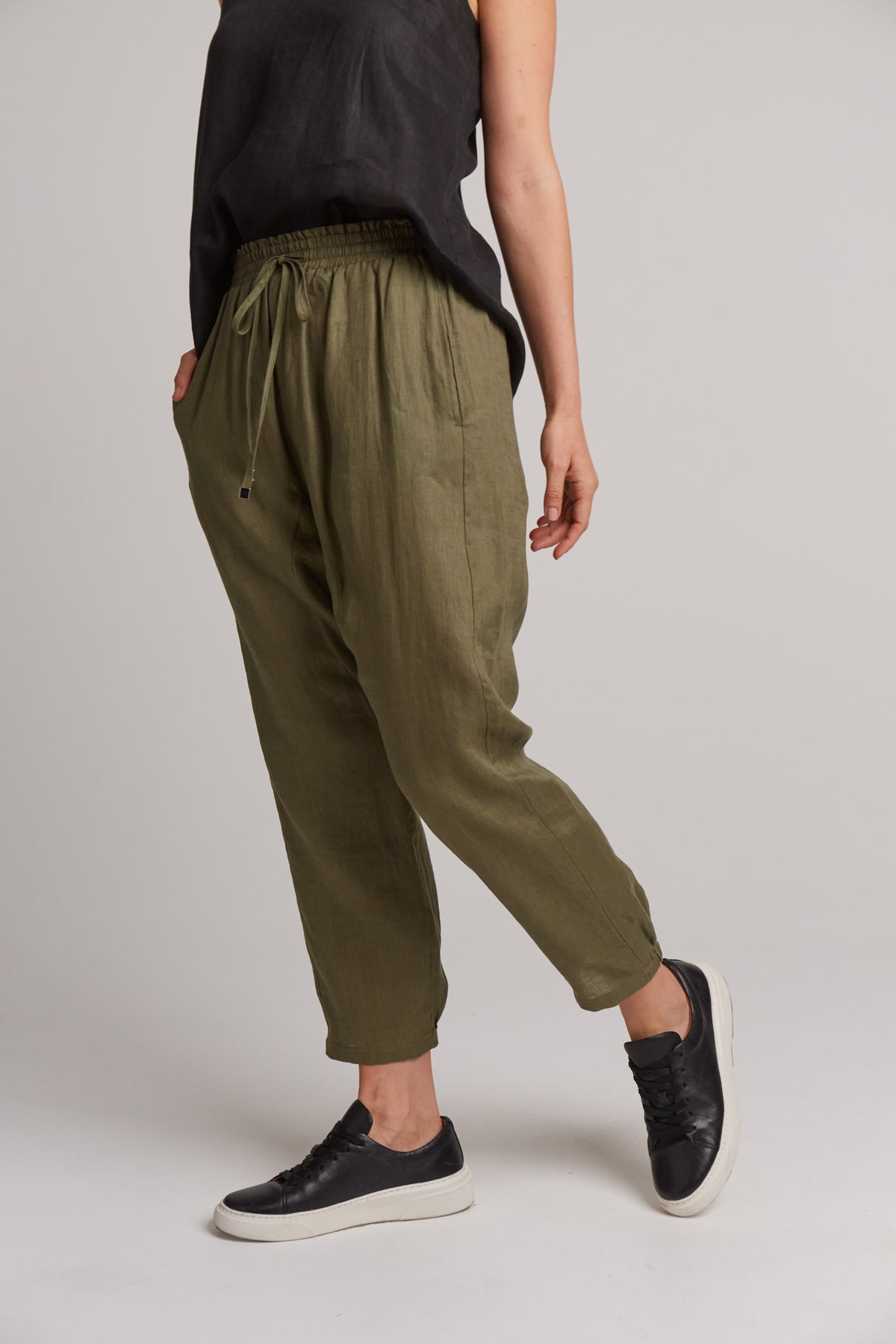 Eb&amp;Ive Studio Linen Relaxed Pant Jogger Weekend Pant Travel Pant Khaki