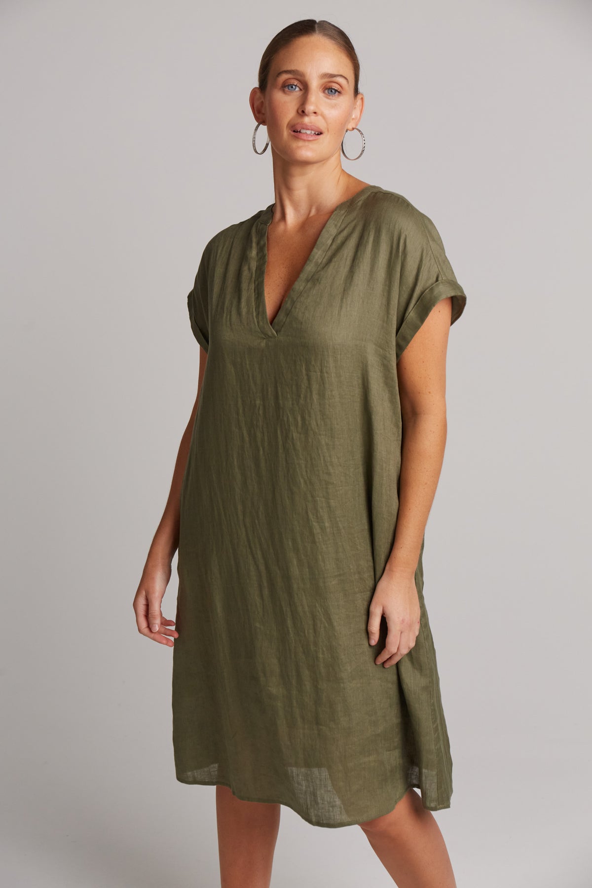 Eb&amp;Ive Studio Linen Midi  Dress with pockets Khaki Work Dress