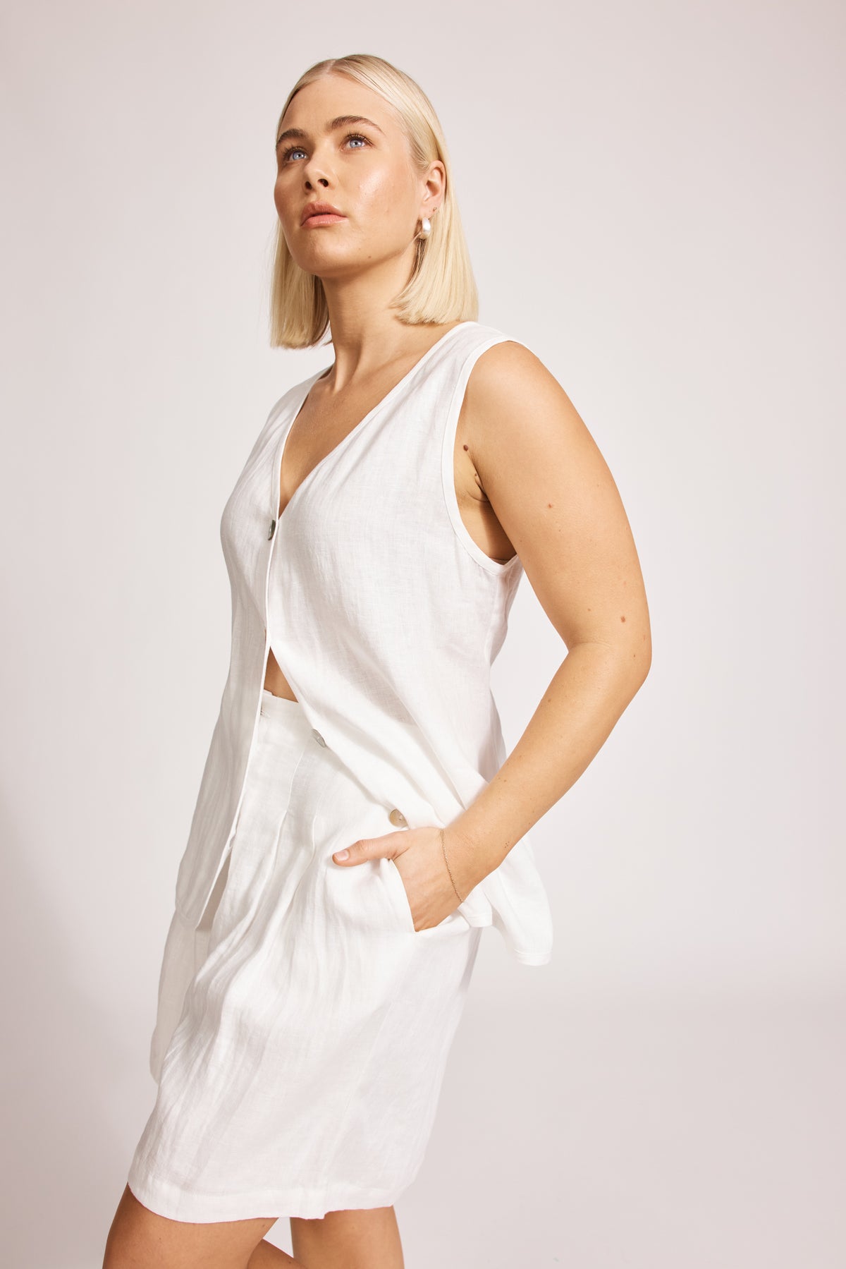 Eb&amp;Ive Miramar vest smart casual linen summer vest sleeveless v-neck work top white