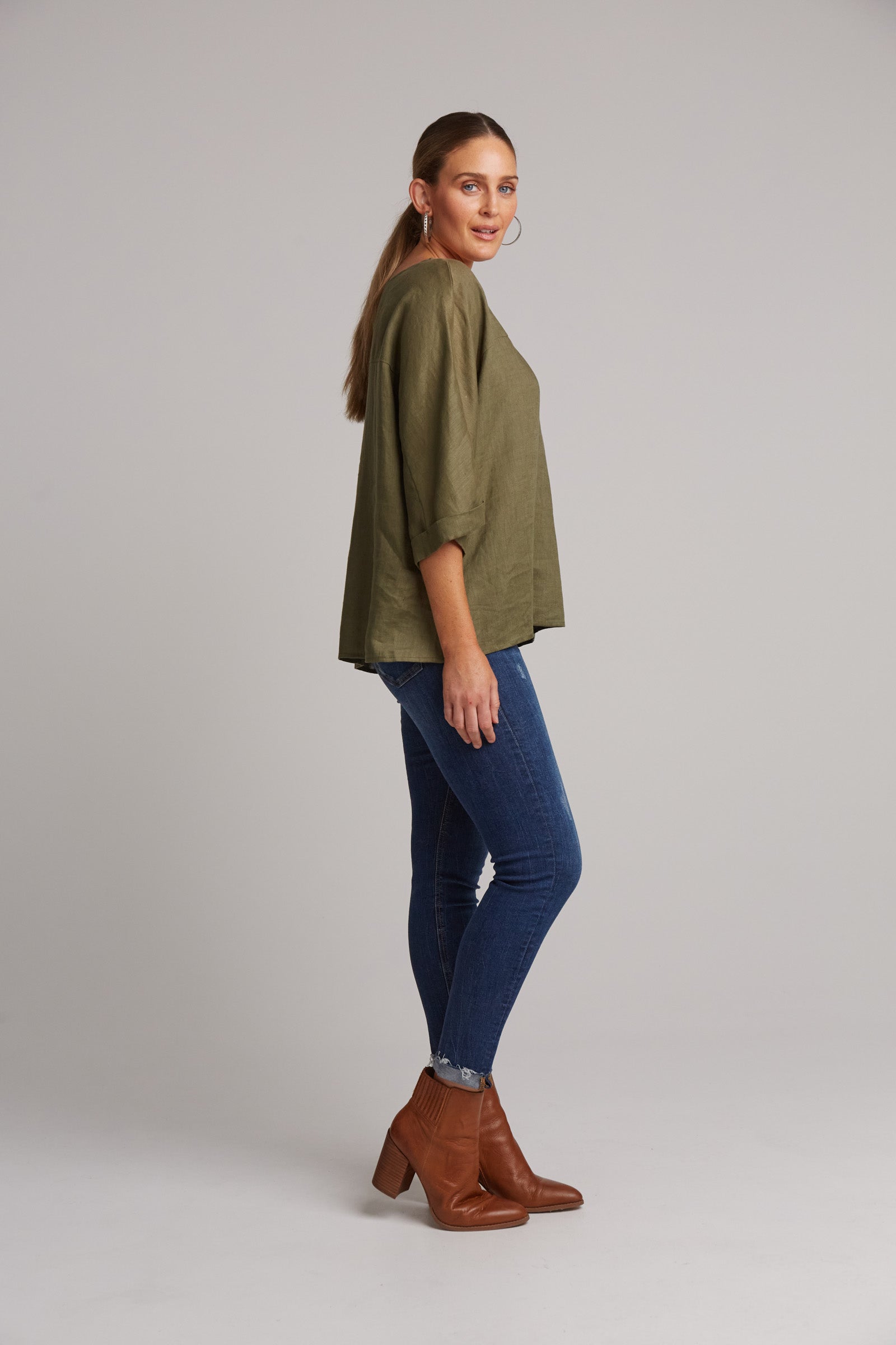 Eb&Ive Studio Linen Relaxed Top Long Sleeve KHAKI