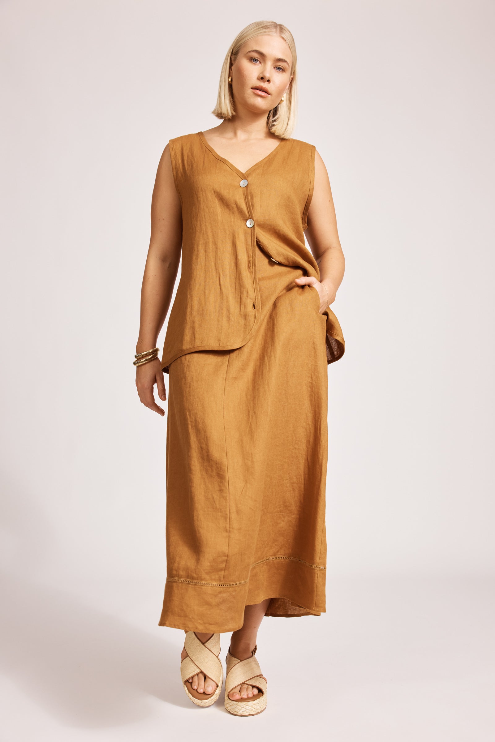 Miramar Vest - Camel Linen