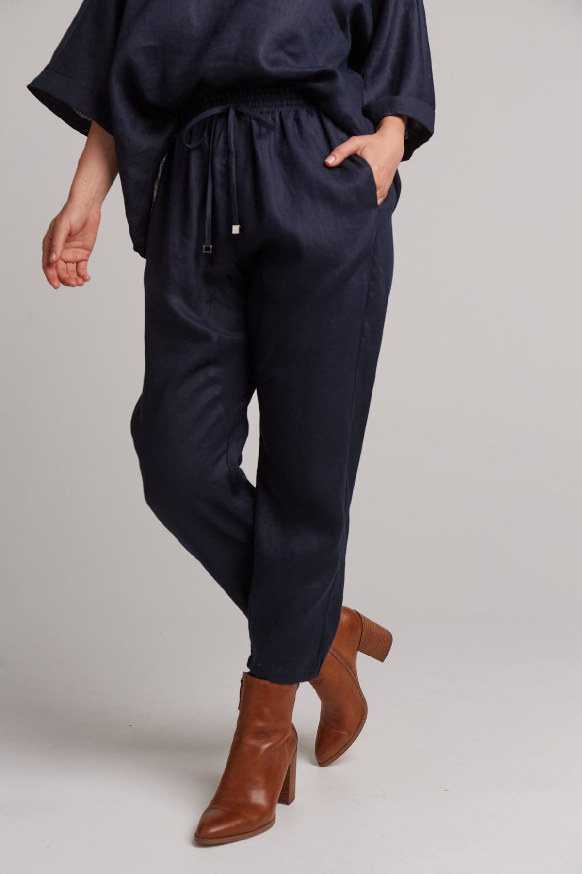 Eb&amp;Ive Studio Linen Relaxed Pant Jogger Weekend Pant Travel Pant Navy