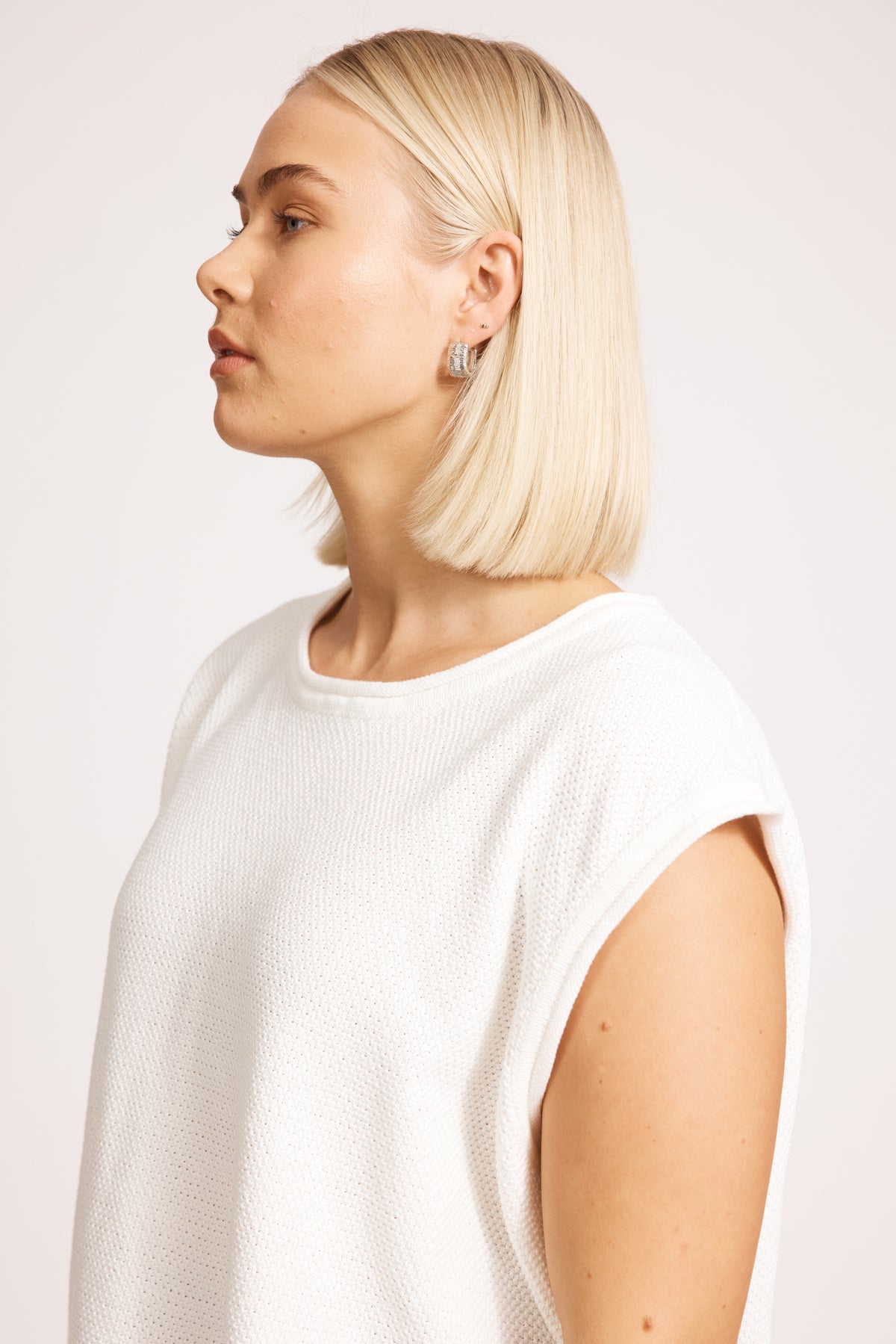 Eb&amp;Ive Artemis Sleeveless Knit Top White cotton textured tank  round neck and drop sleeve  summer knit 