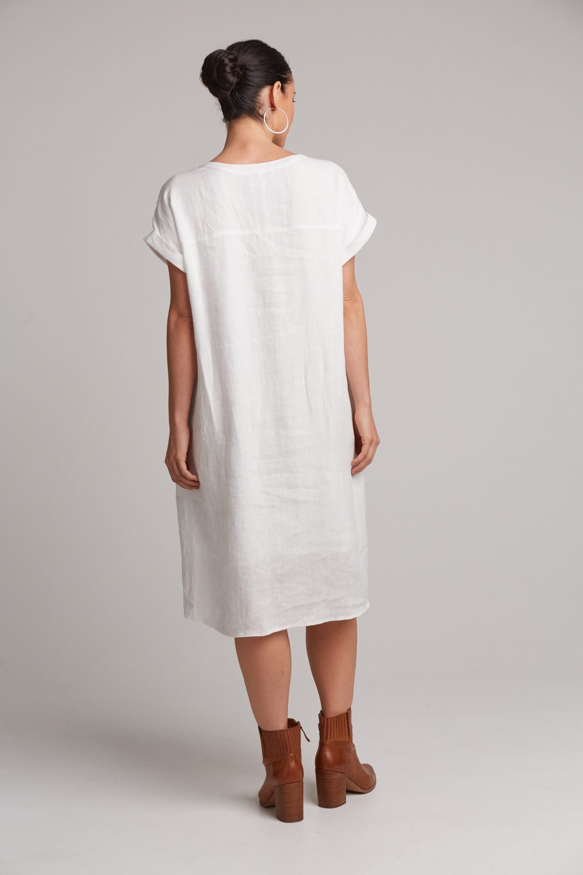 Eb&amp;Ive Studio Linen Midi  Dress with pockets White Work Dress