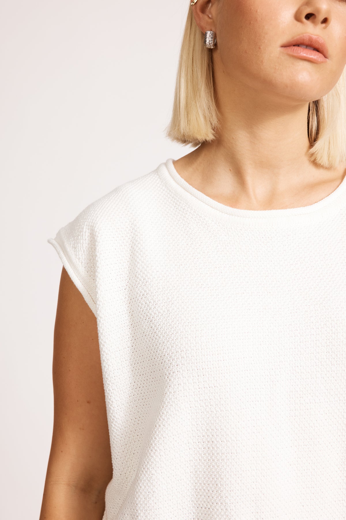 Eb&amp;Ive Artemis Sleeveless Knit Top White cotton textured tank  round neck and drop sleeve  summer knit 
