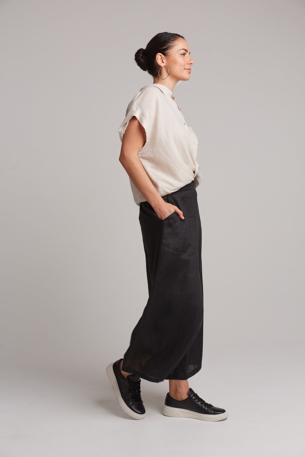 Eb&amp;Ive Studio Linen Crop Wide Leg Pant Black Work Pant