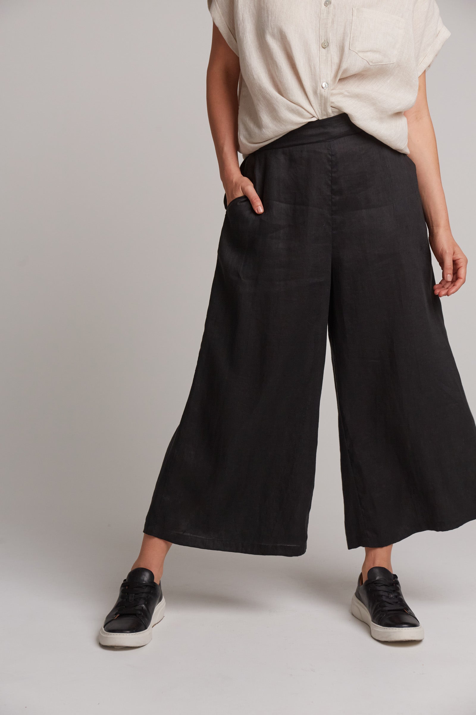 Eb&Ive Studio Linen Crop Wide Leg Pant Black Work Pant