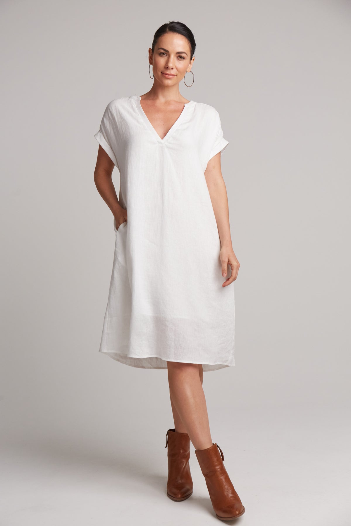 Eb&amp;Ive Studio Linen Midi  Dress with pockets White Work Dress
