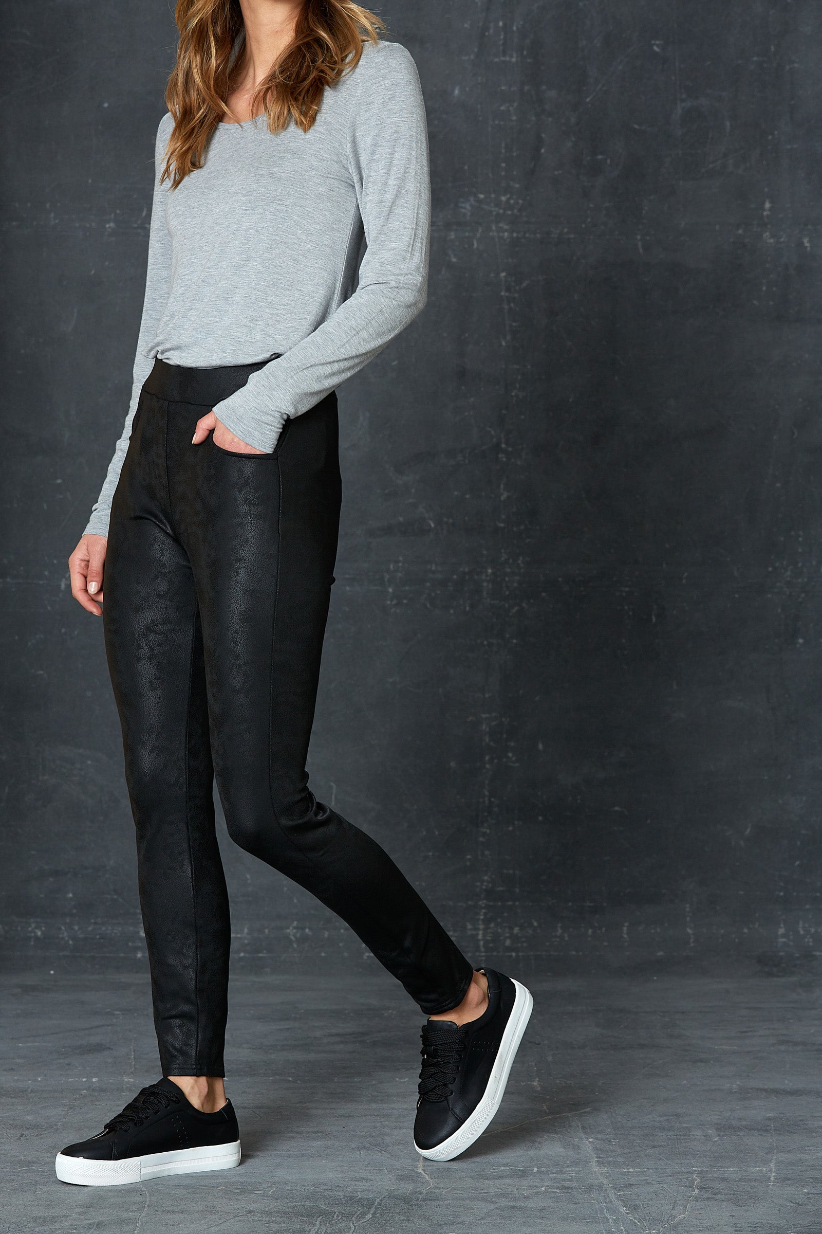 Lazy Dayz Legging - Black Snake