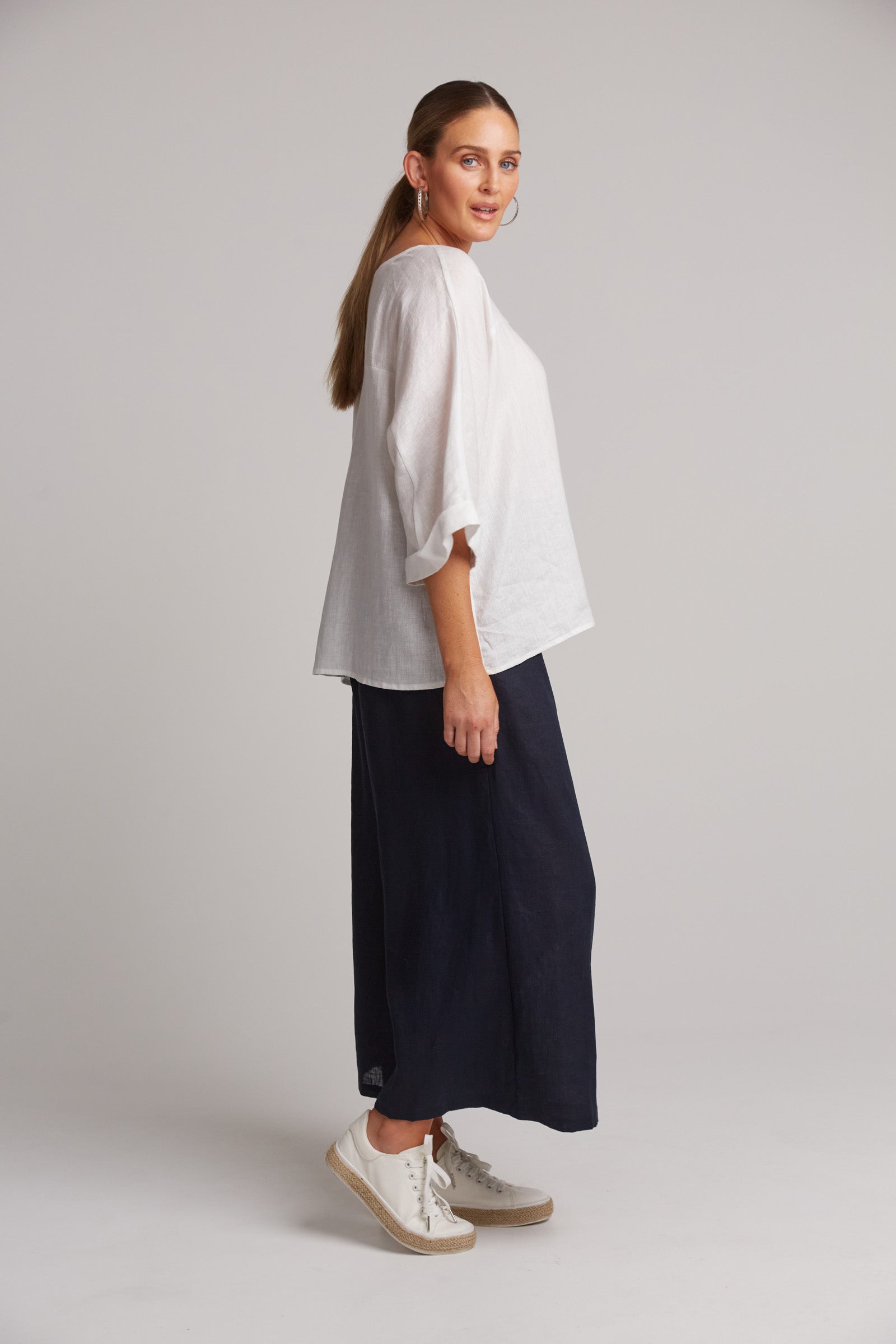 Eb&Ive Studio Linen Relaxed Top Long Sleeve White