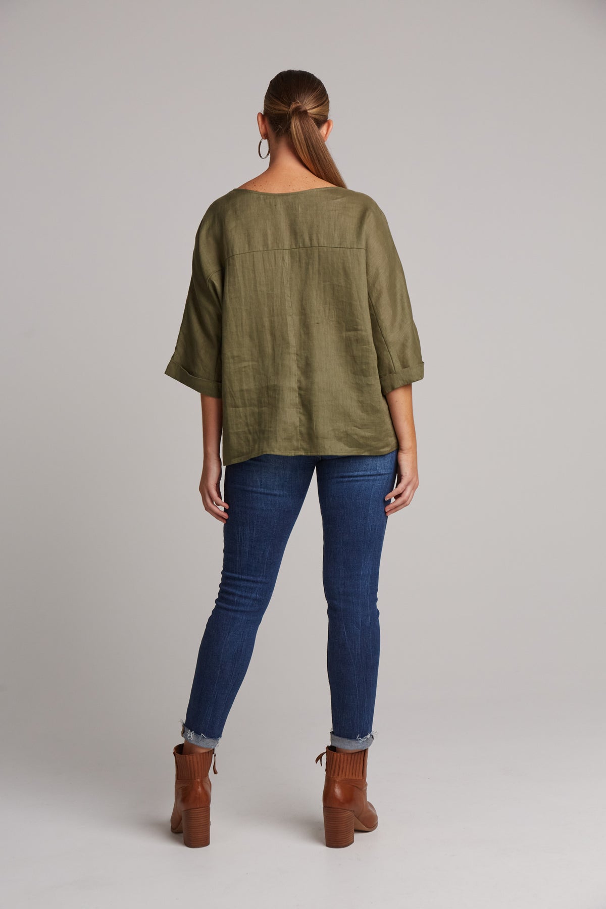 Eb&amp;Ive Studio Linen Relaxed Top Long Sleeve KHAKI