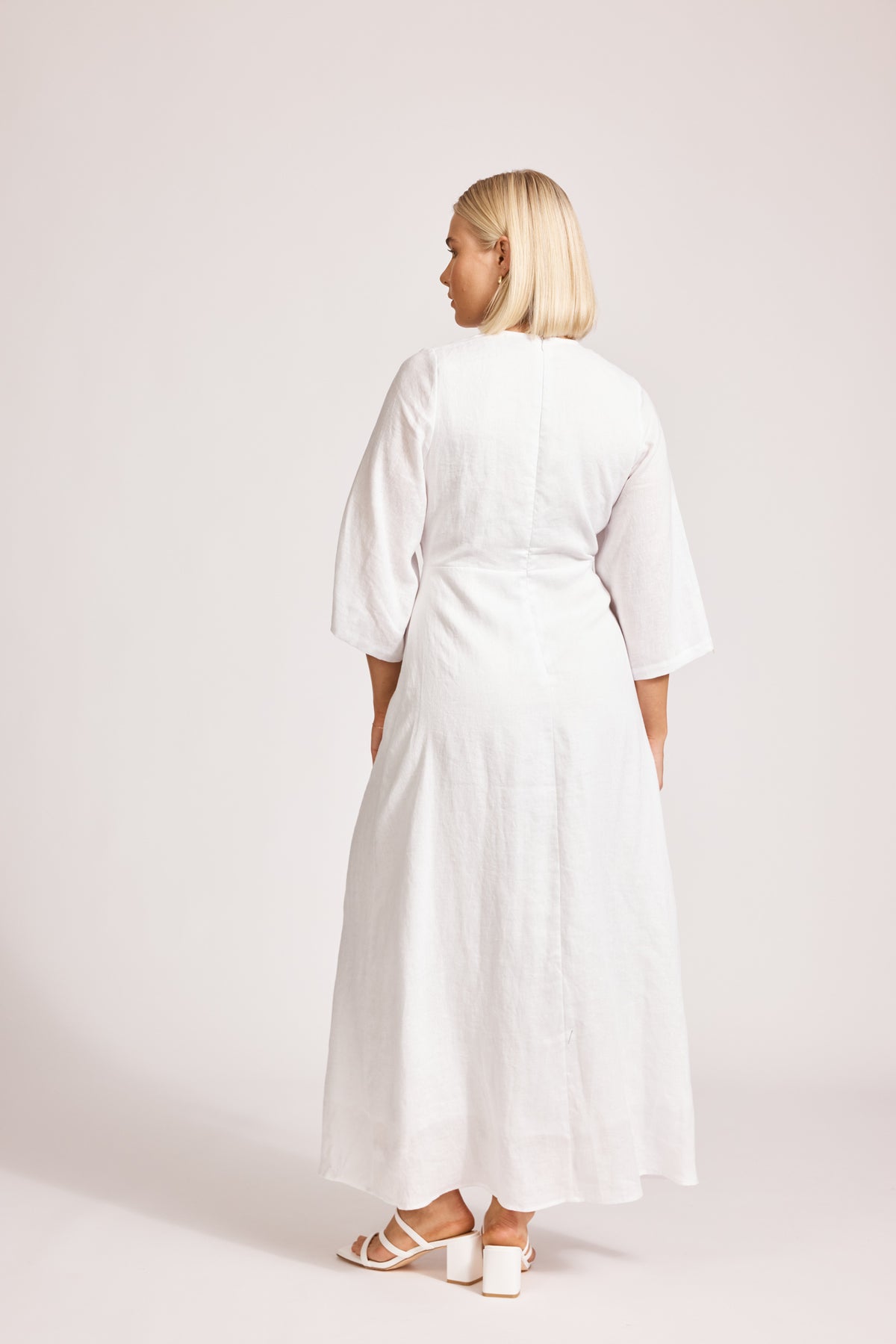 Eb&amp;Ive Miramar twist dress long sleeve kimono kaftan sleeve fit and flare v-neck event holiday resort dress summer Linen maxi white