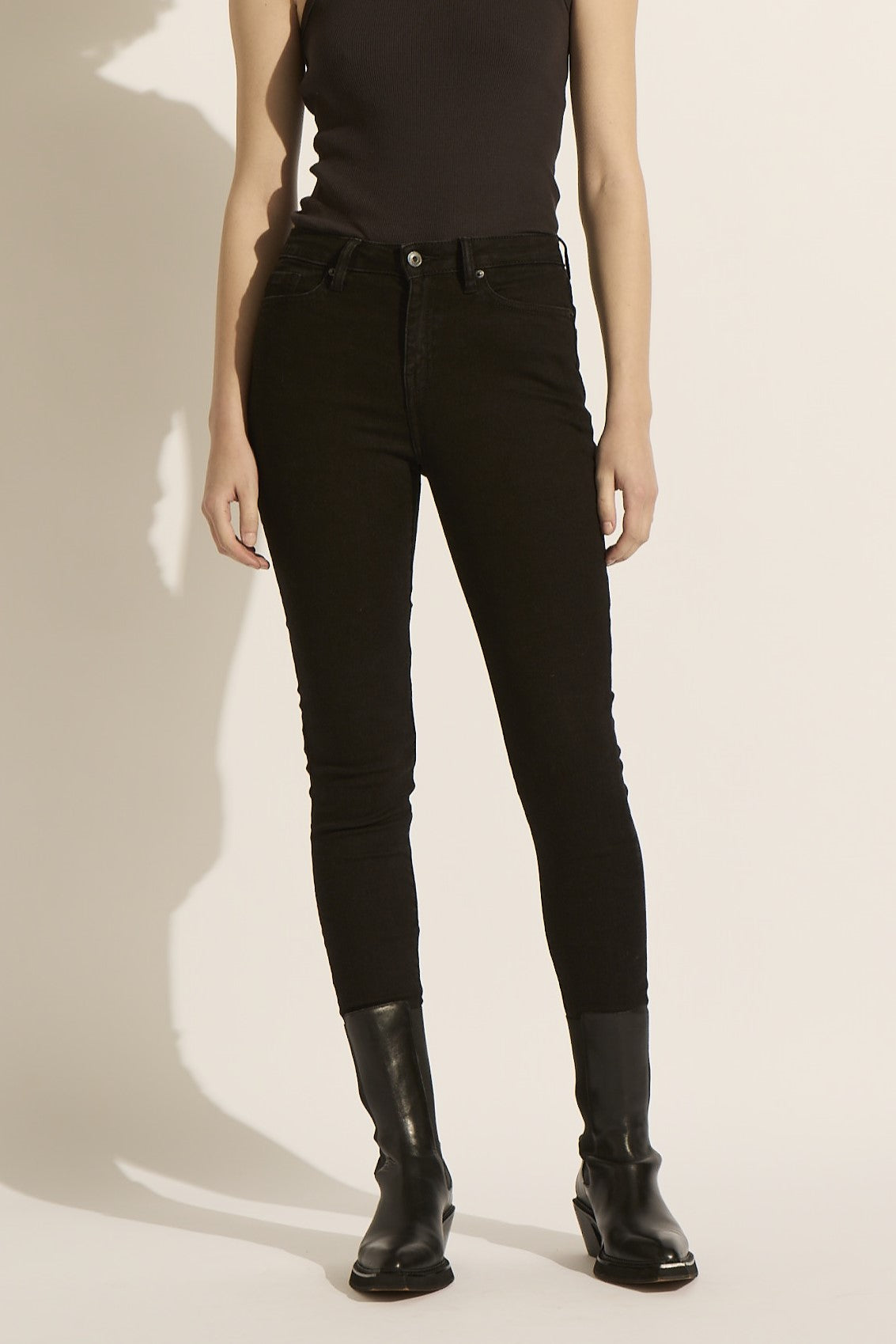 HARRIET SKINNY JEANS IN shops BLACK by OUTLAND DENIM size 25 NWT