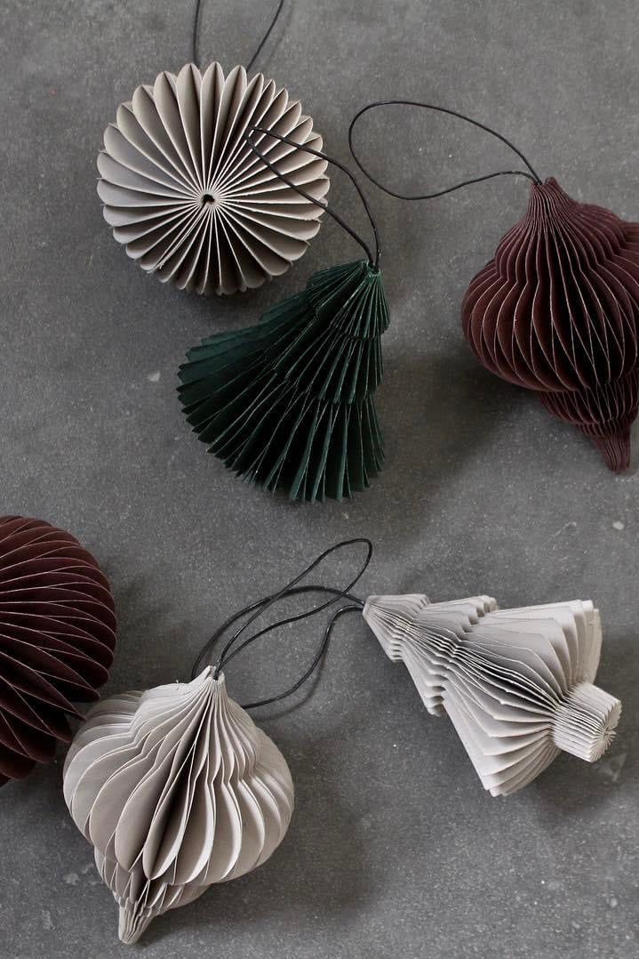 Sphere - Nordic Christmas Paper Tree Ornaments - Olive Clay & Ivory & Golden Sand